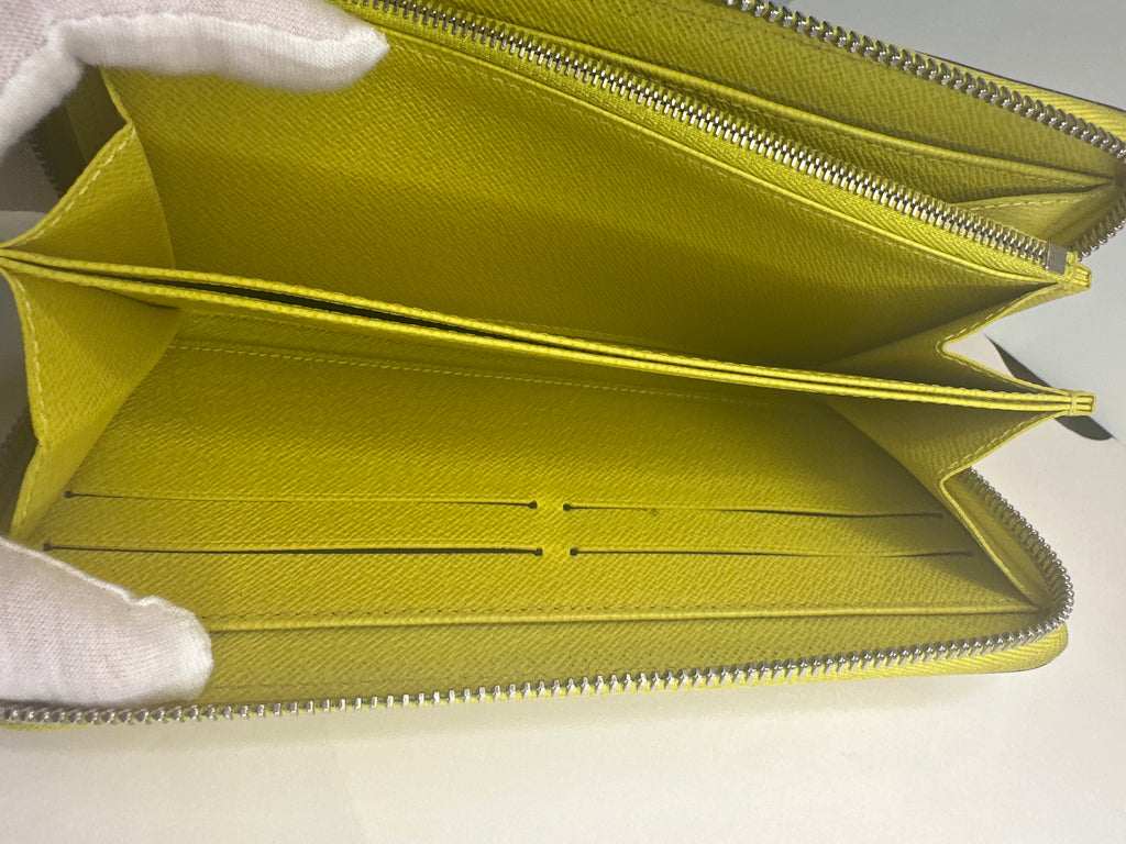 Vintage LOUIS VUITTON Epi Zippy - Wallet Zip Around Long Wallet Leather