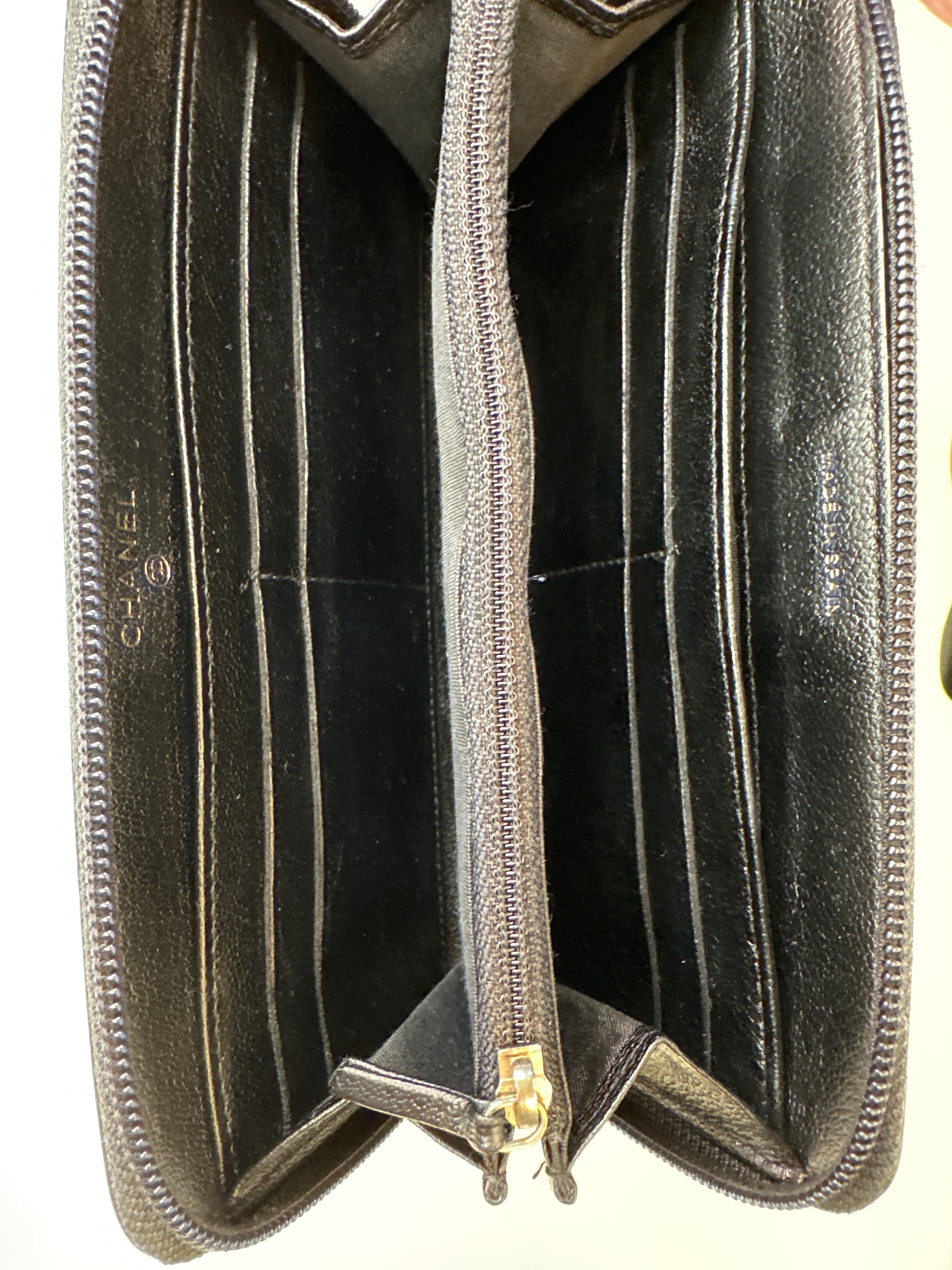 CHANEL CC Logo Caviar Leather Wallet