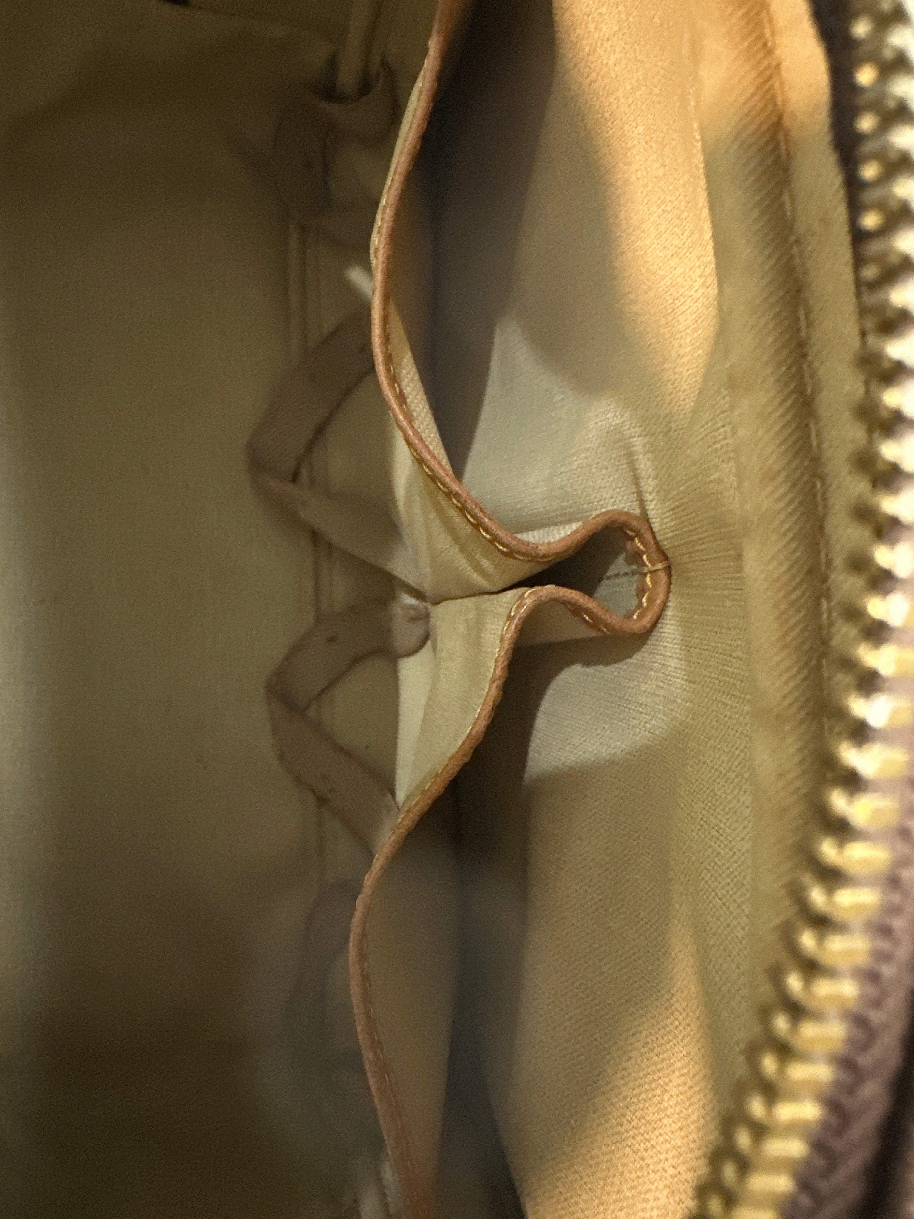 Vintage Louis Vuitton Deauville leather handbag