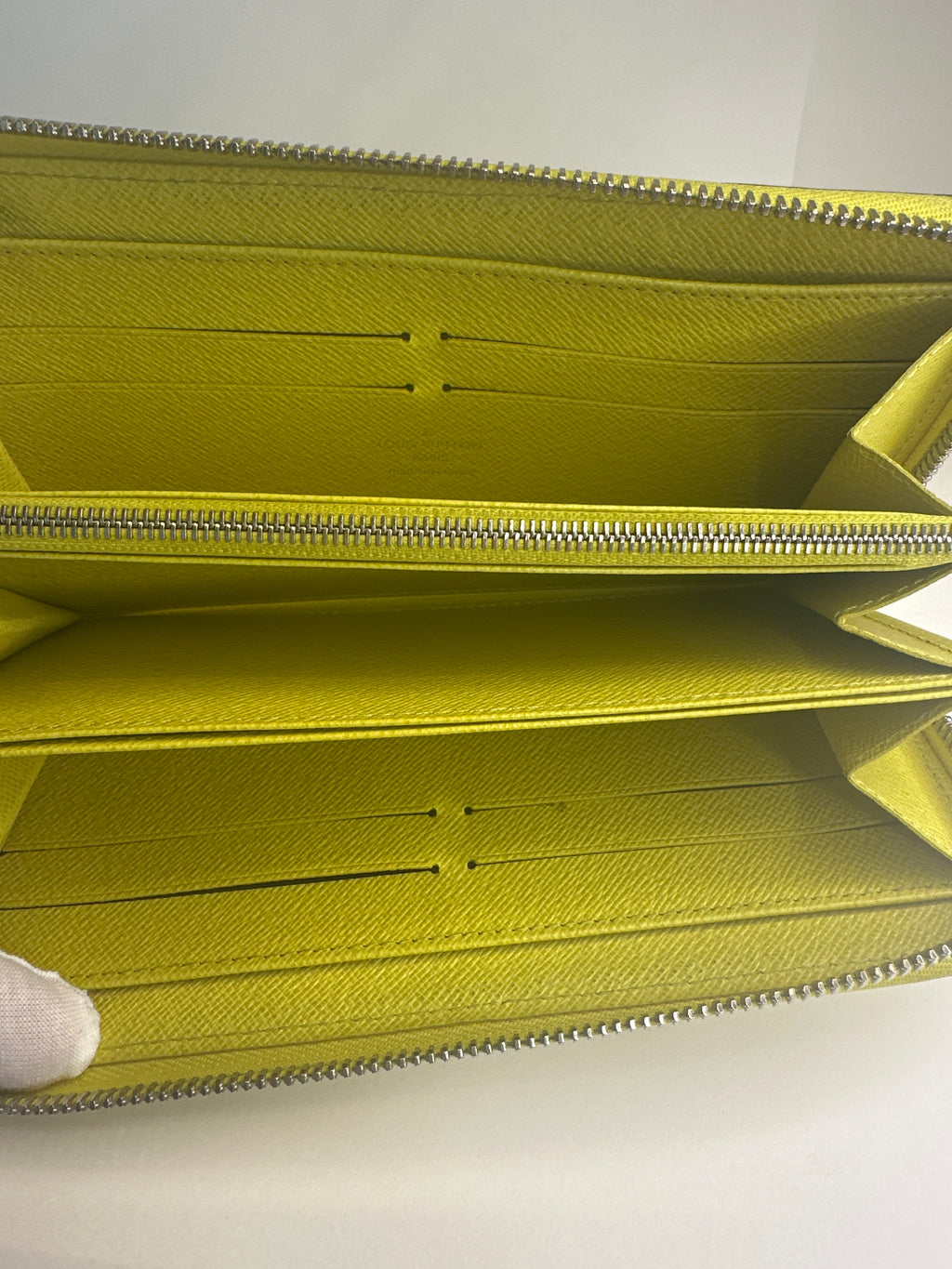 Vintage LOUIS VUITTON Epi Zippy - Wallet Zip Around Long Wallet Leather