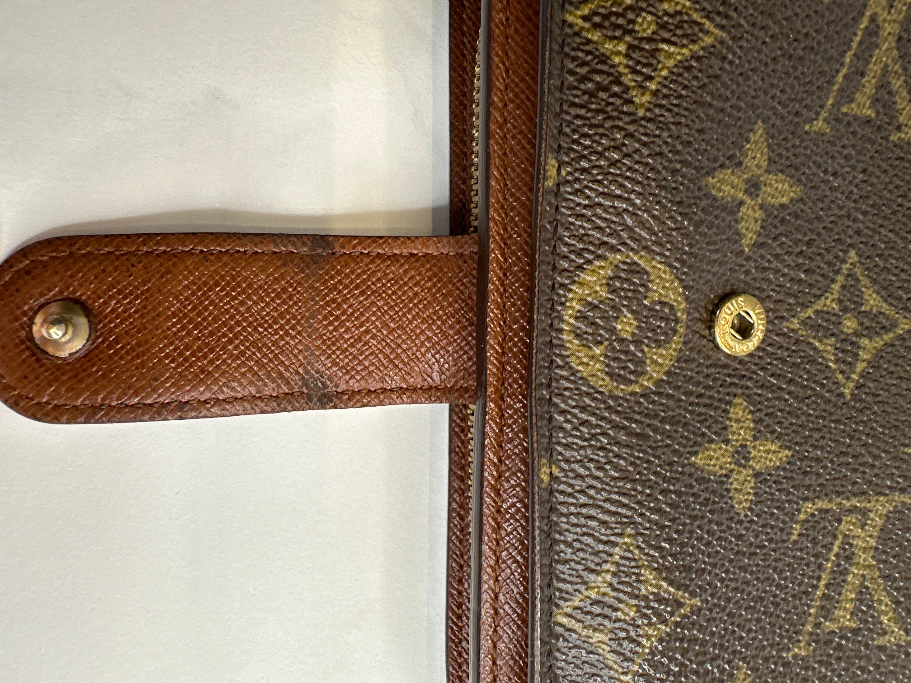 Louis Vuitton Vintage 2004 Porte-Papier Zippé Wallet