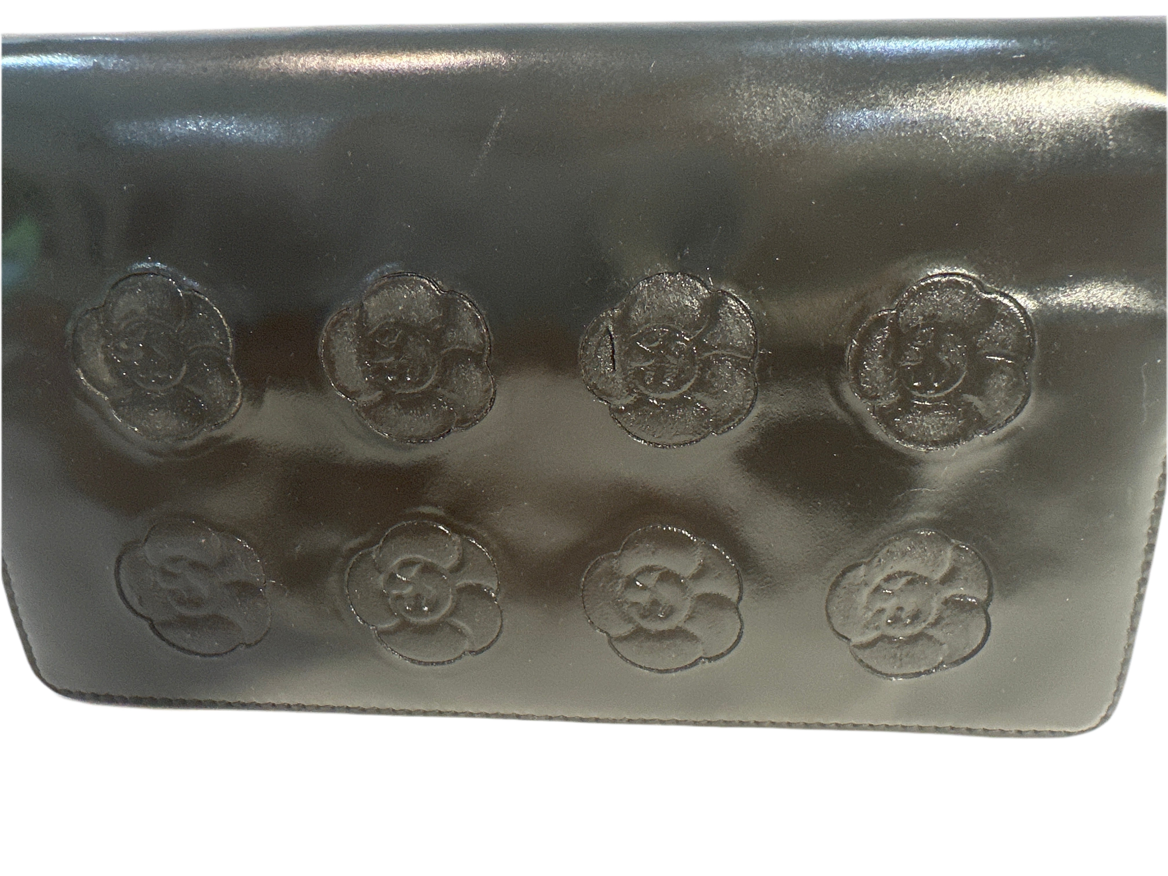 Vintage CHANEL CC Logo Patent Leather Camellia Flower Wallet