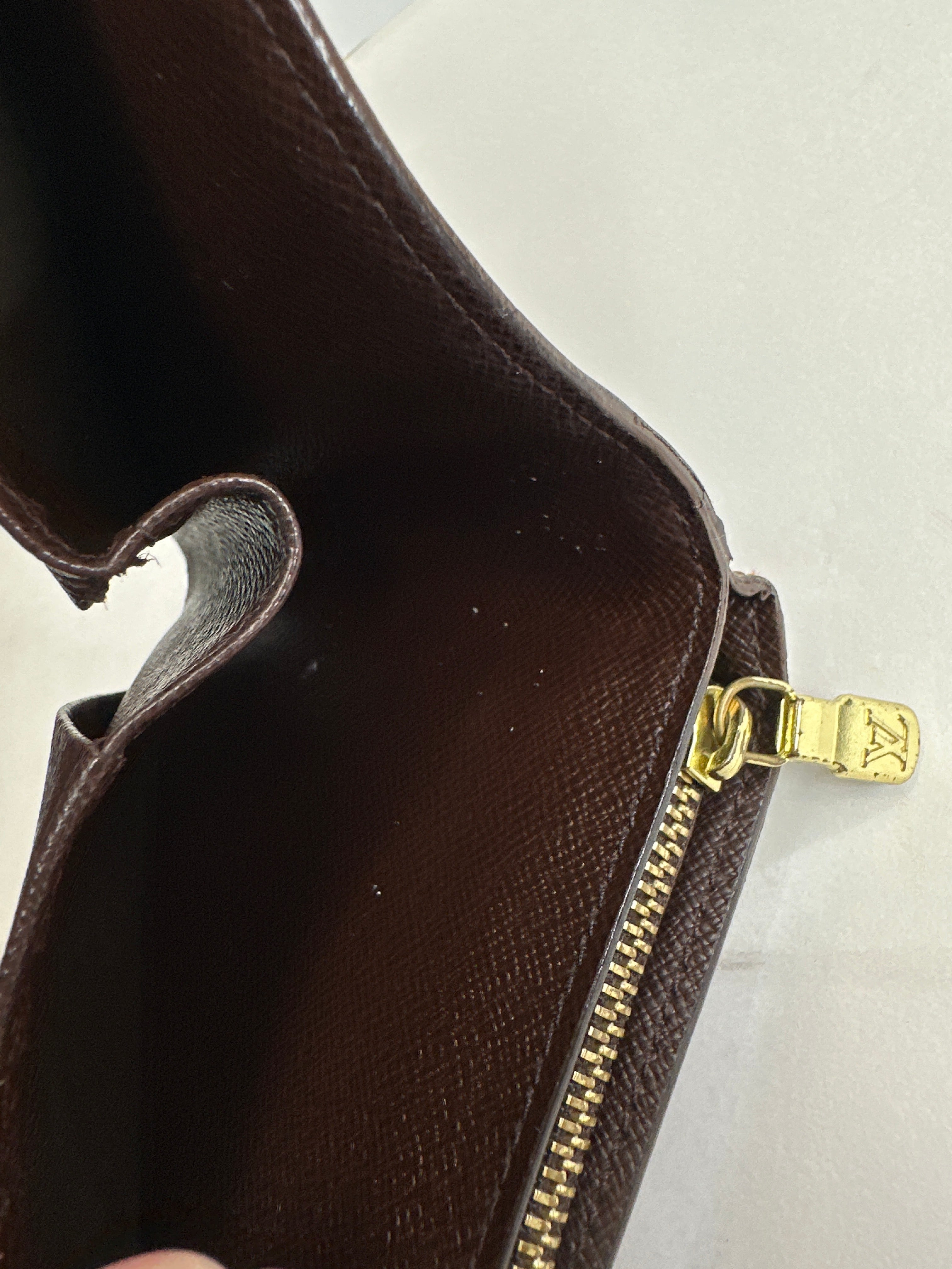 Authentic LOUIS VUITTON Damier Ebene Zippy Compact Wallet