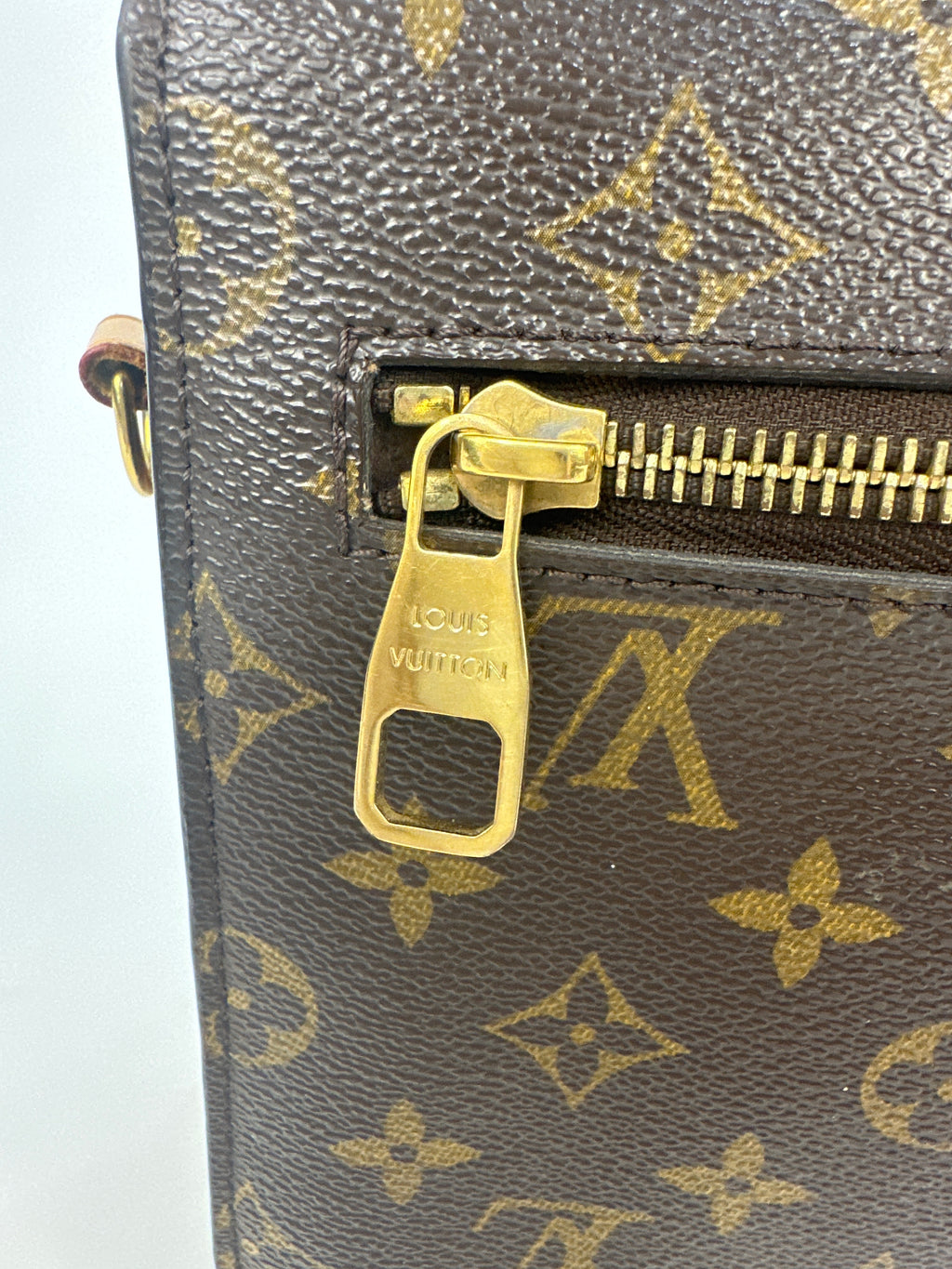 Louis Vuitton Monogram Canvas Pochette Metis Tote Bag and Crossbody Bag