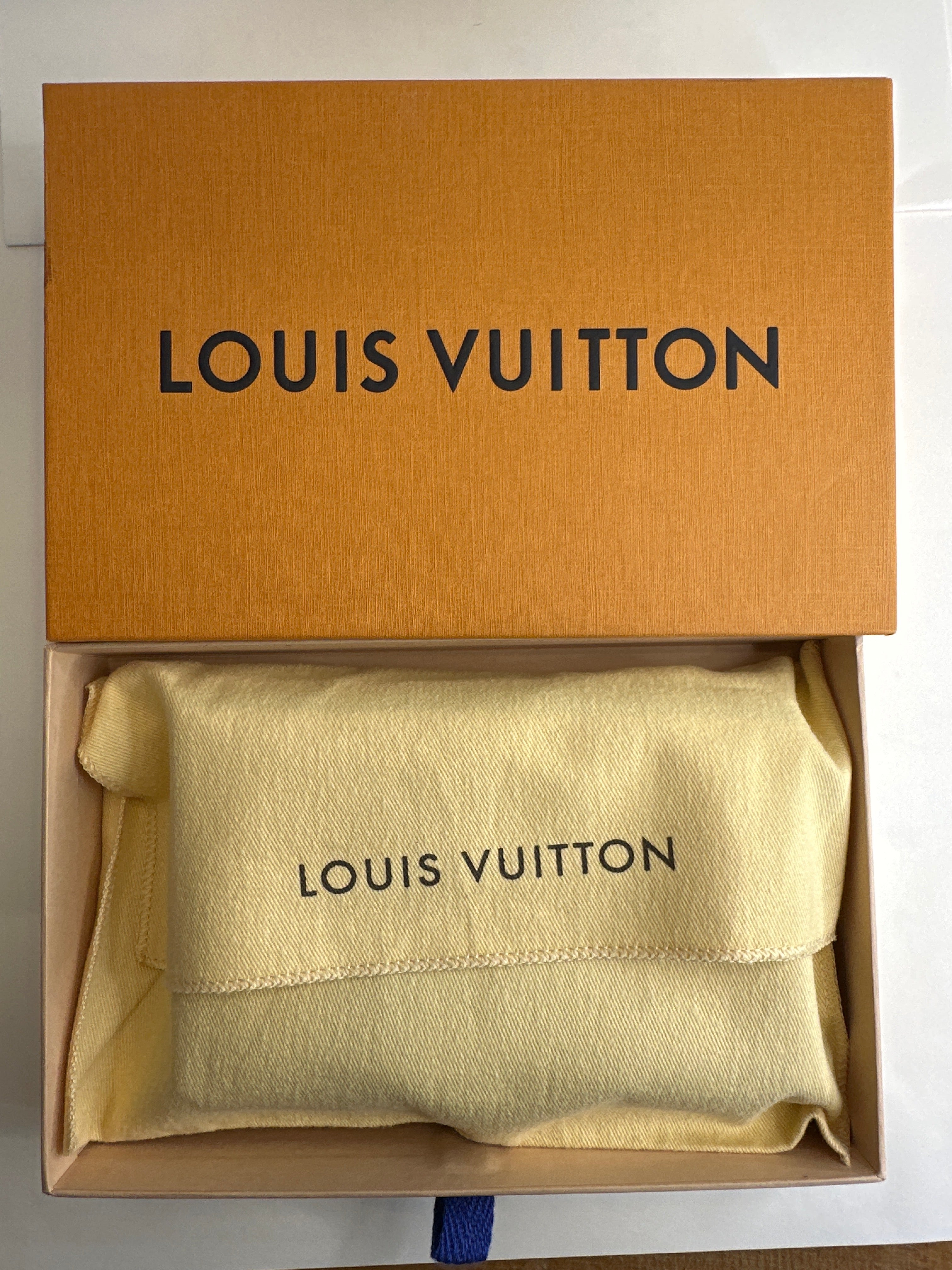Louis Vuitton Vintage 2004 Porte-Papier Zippé Wallet