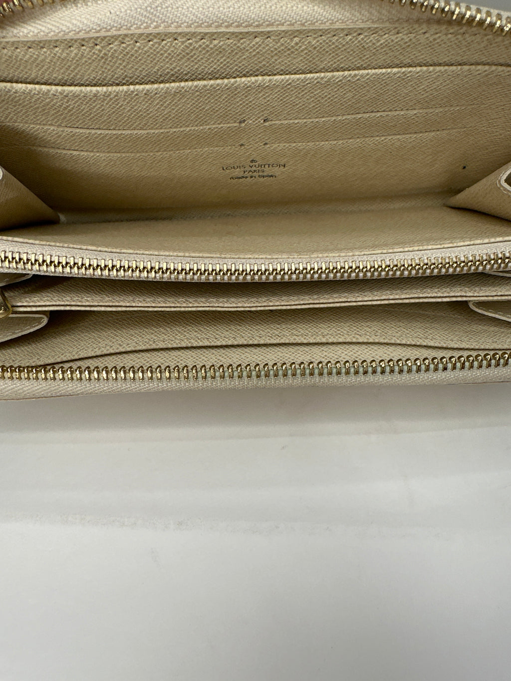 Louis Vuitton Damier Azur Zippy Wallet 2012 - with authentication card