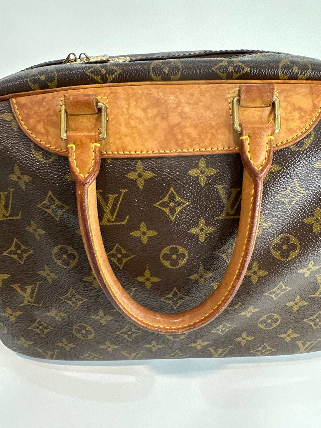 Vintage Louis Vuitton Deauville leather handbag