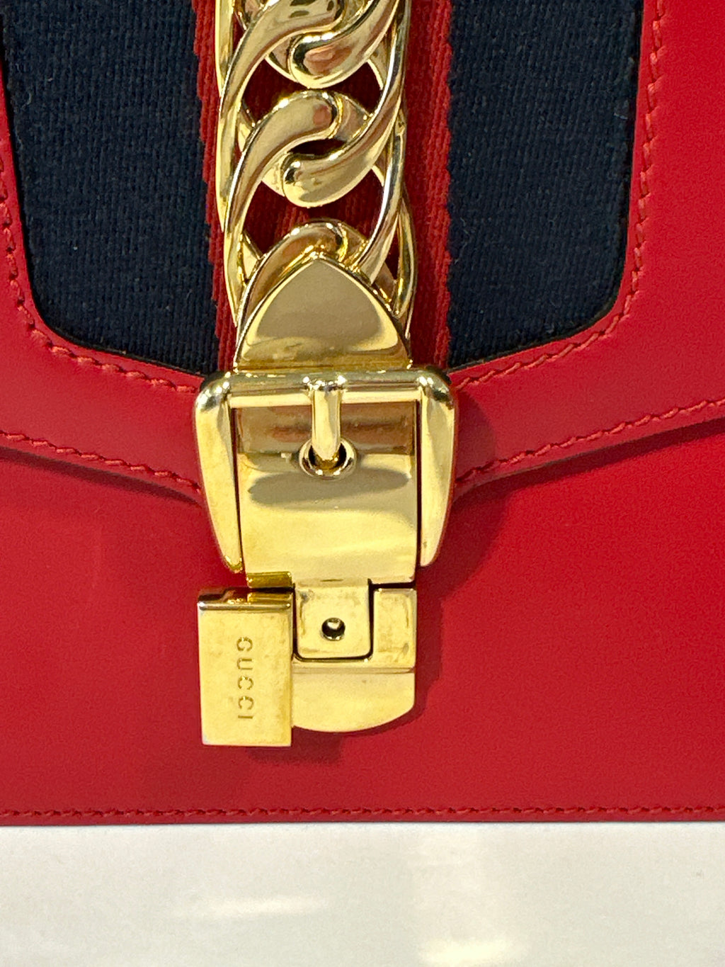 GUCCI Sylvie calfskin leather bag hibiscus red. Handbag red and green gold chain with COA