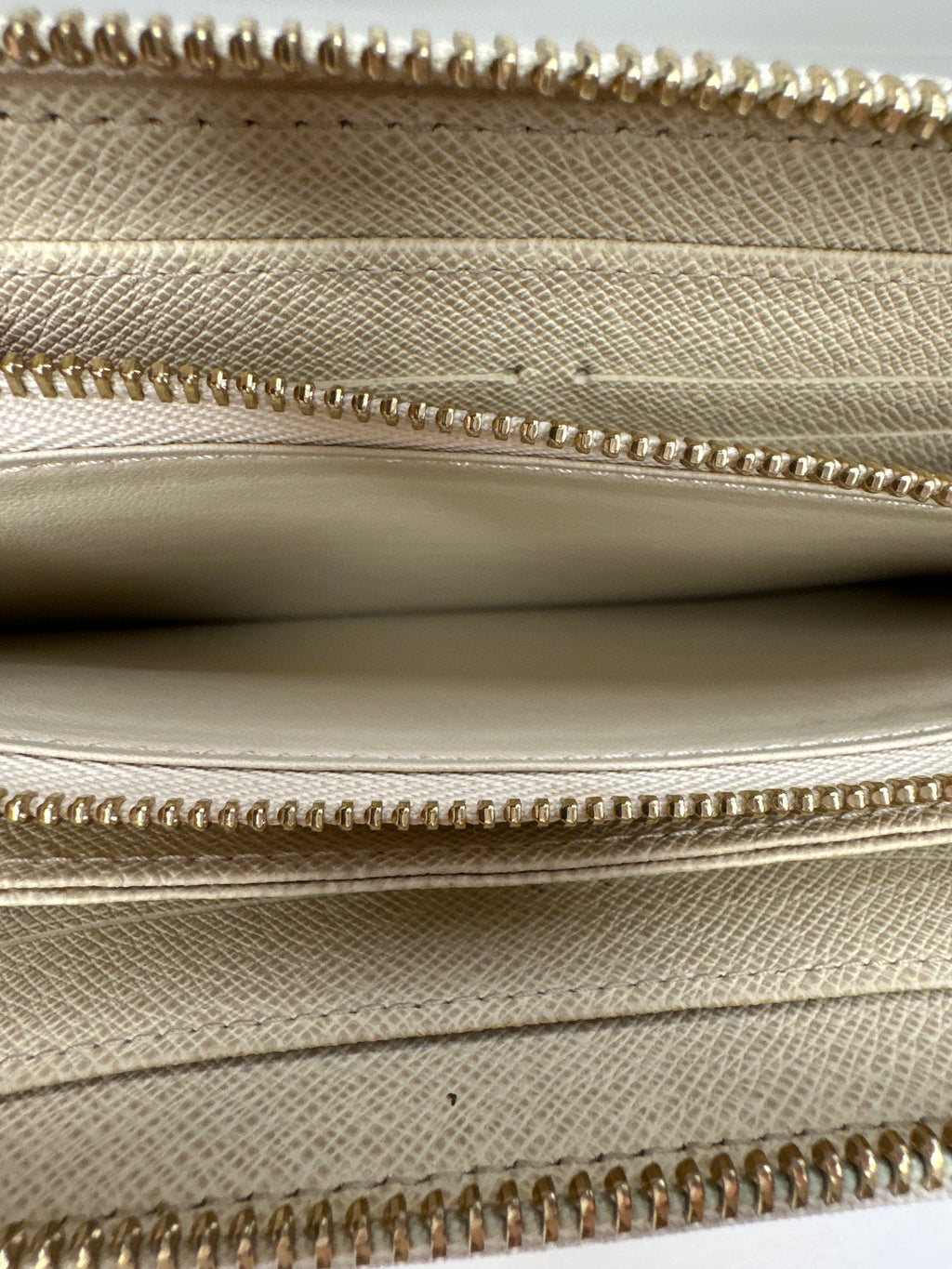 Louis Vuitton Damier Azur Zippy Wallet 2012 - with authentication card