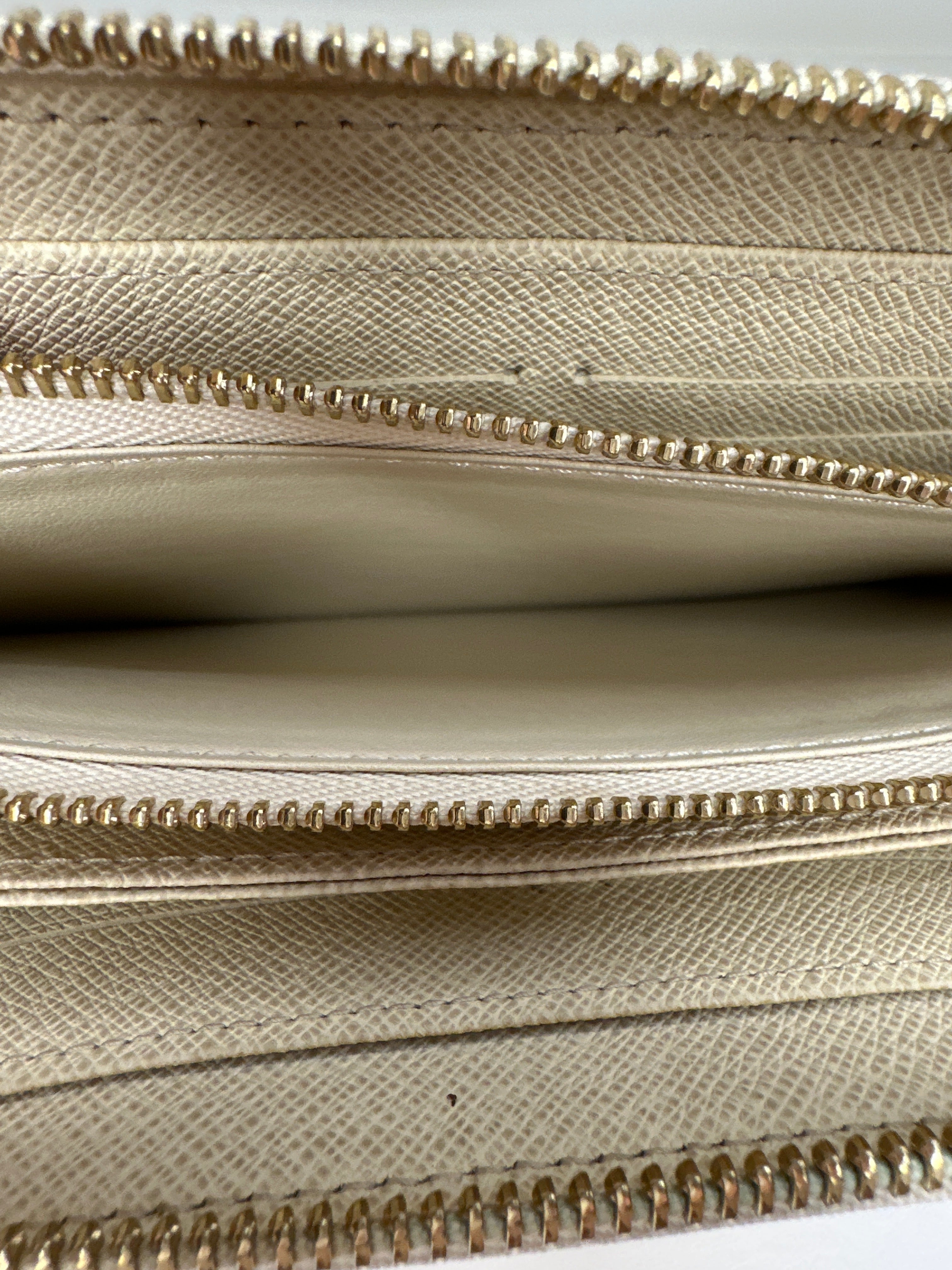 Louis Vuitton Damier Azur Zippy Wallet 2012 - with authentication card