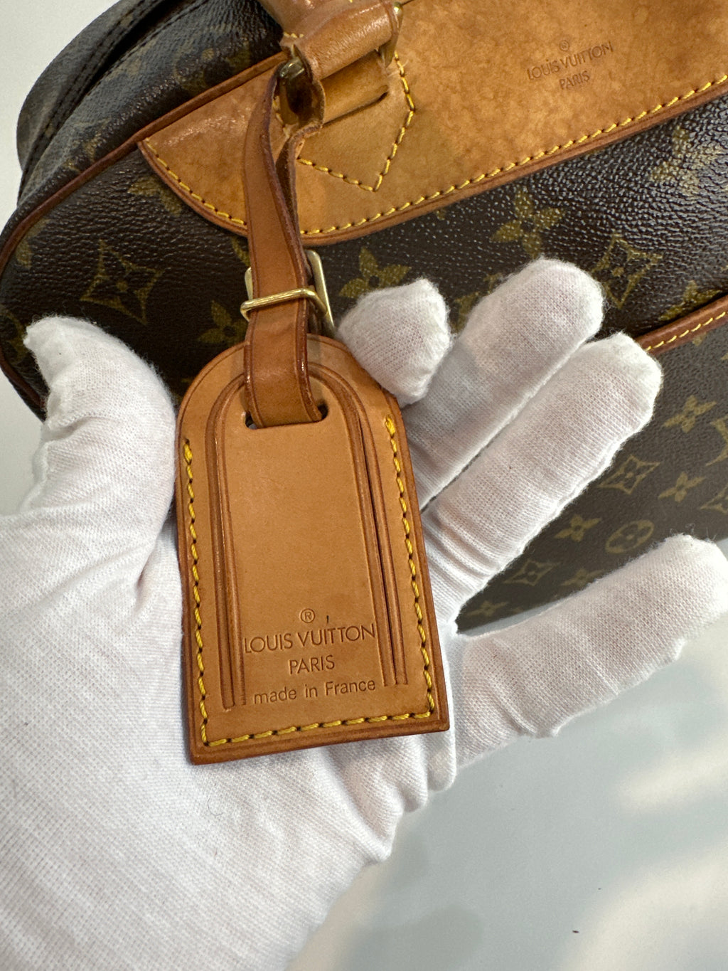 Vintage Louis Vuitton Deauville leather handbag