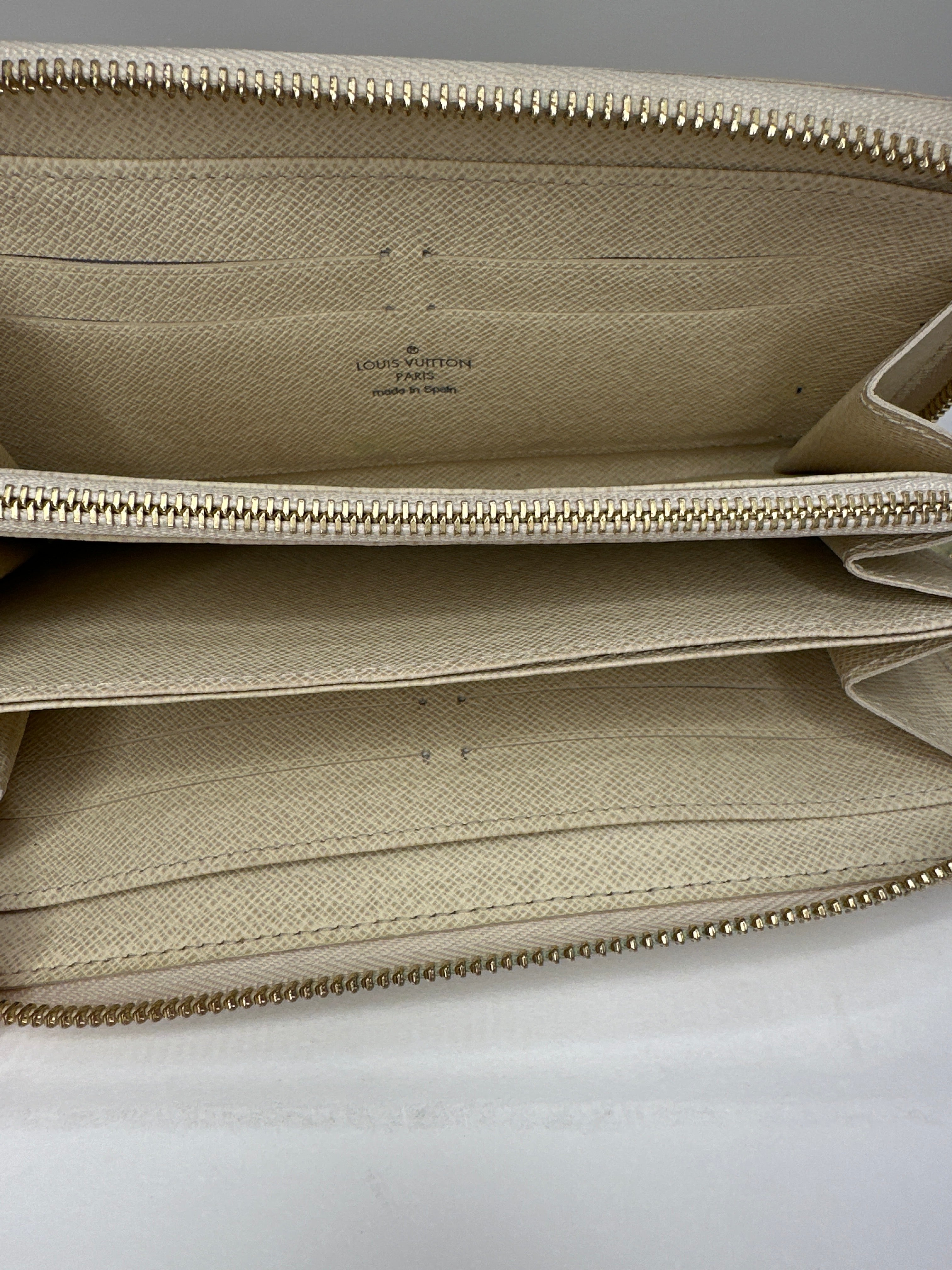 Louis Vuitton Damier Azur Zippy Wallet 2012 - with authentication card