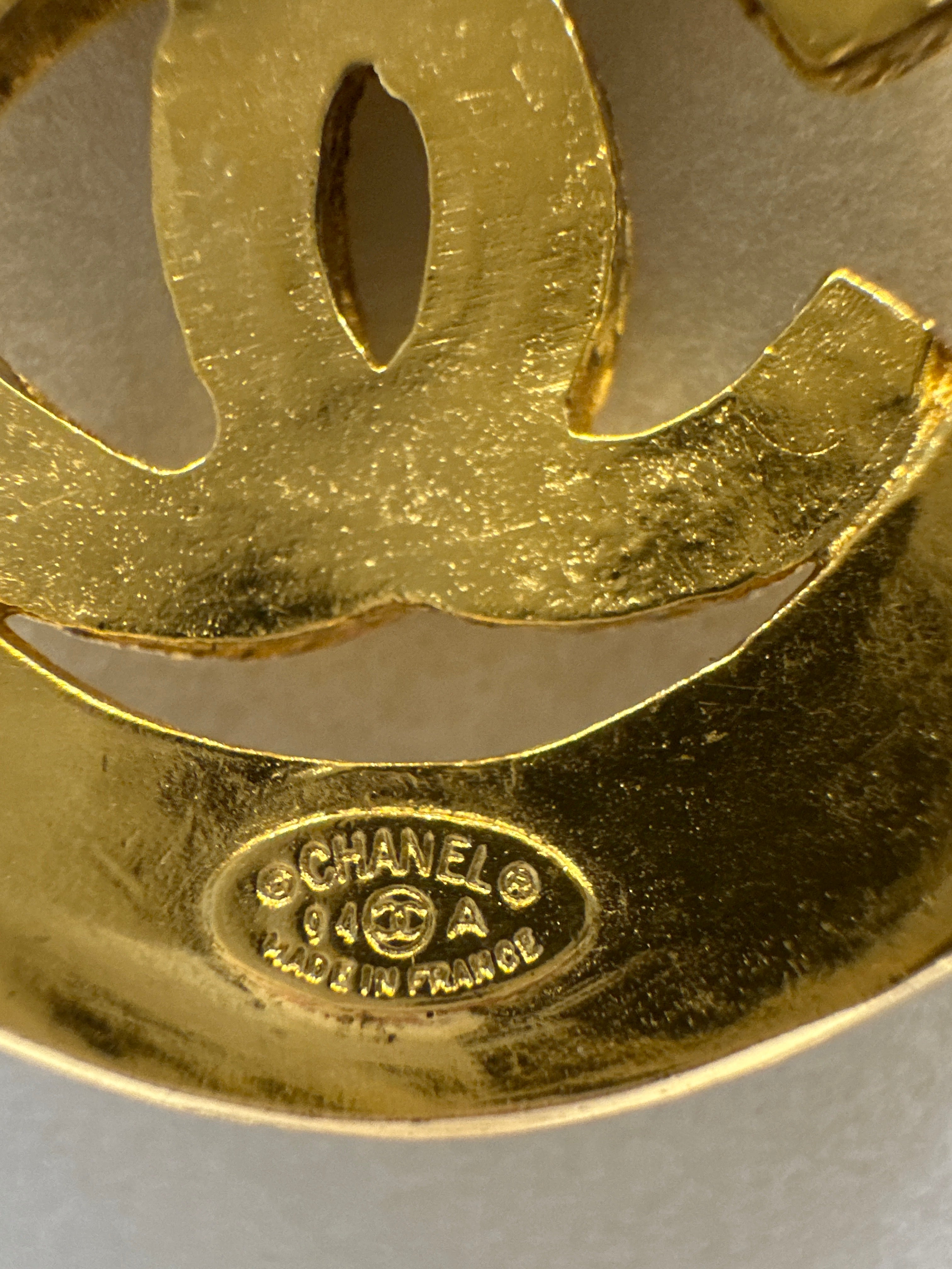 CHANEL CC Logo Round Vintage Necklace 26" Gold Tone