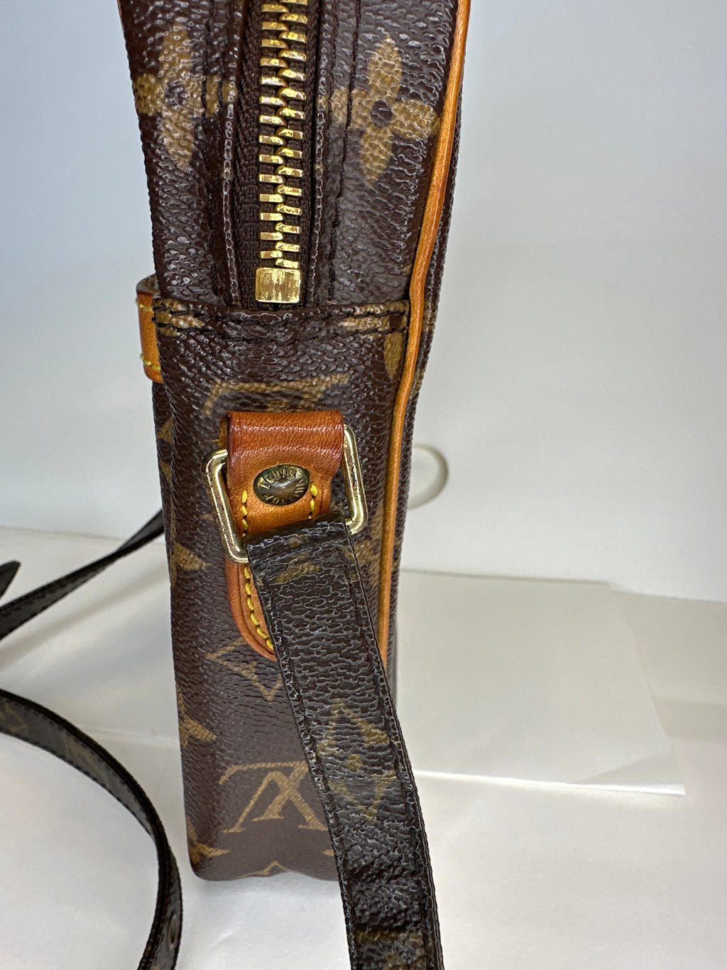 Vintage LOUIS VUITTON DANUBE CROSSBODY SHOULDER BAG MONOGRAM