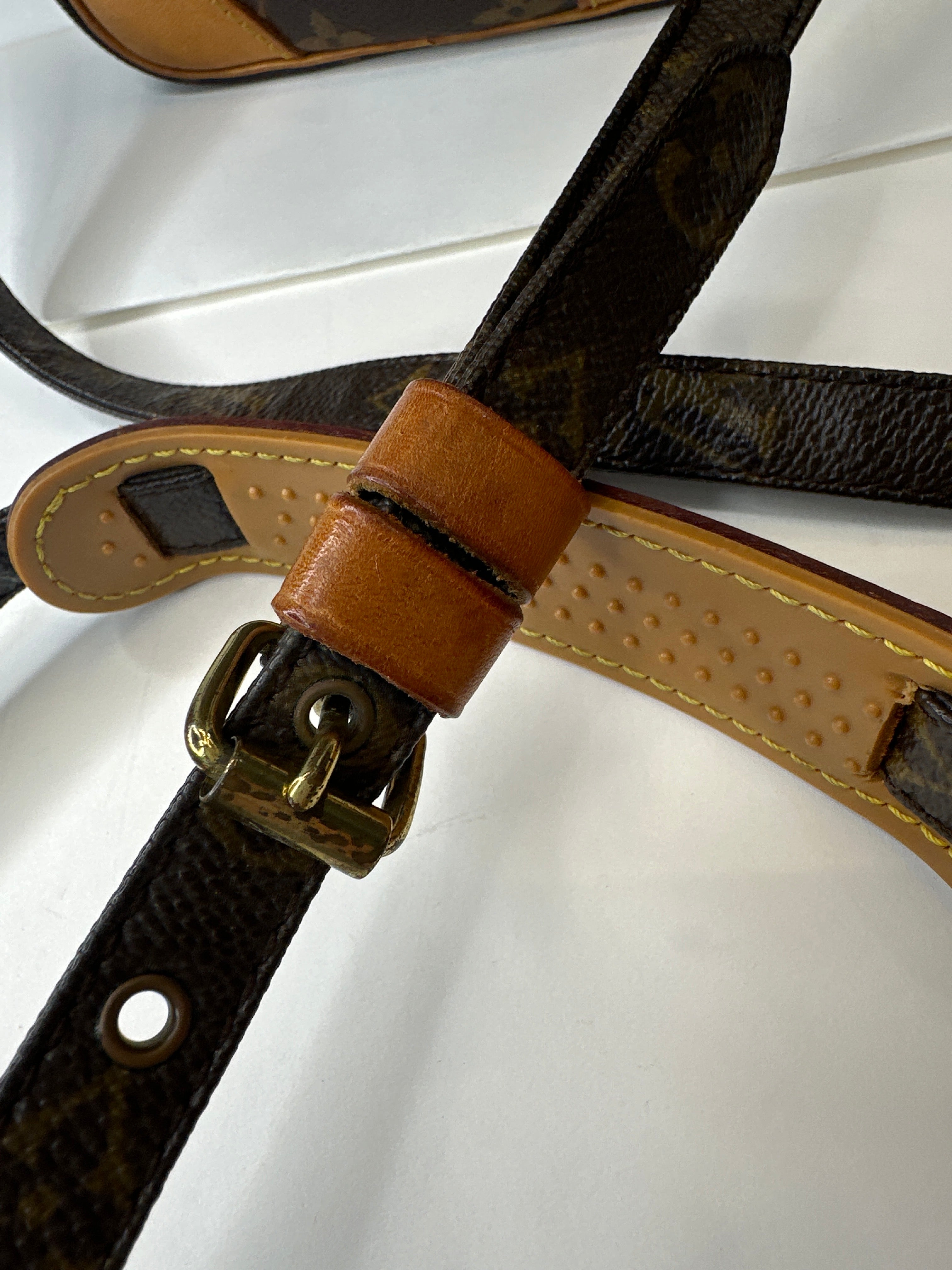 Vintage LOUIS VUITTON DANUBE CROSSBODY SHOULDER BAG MONOGRAM