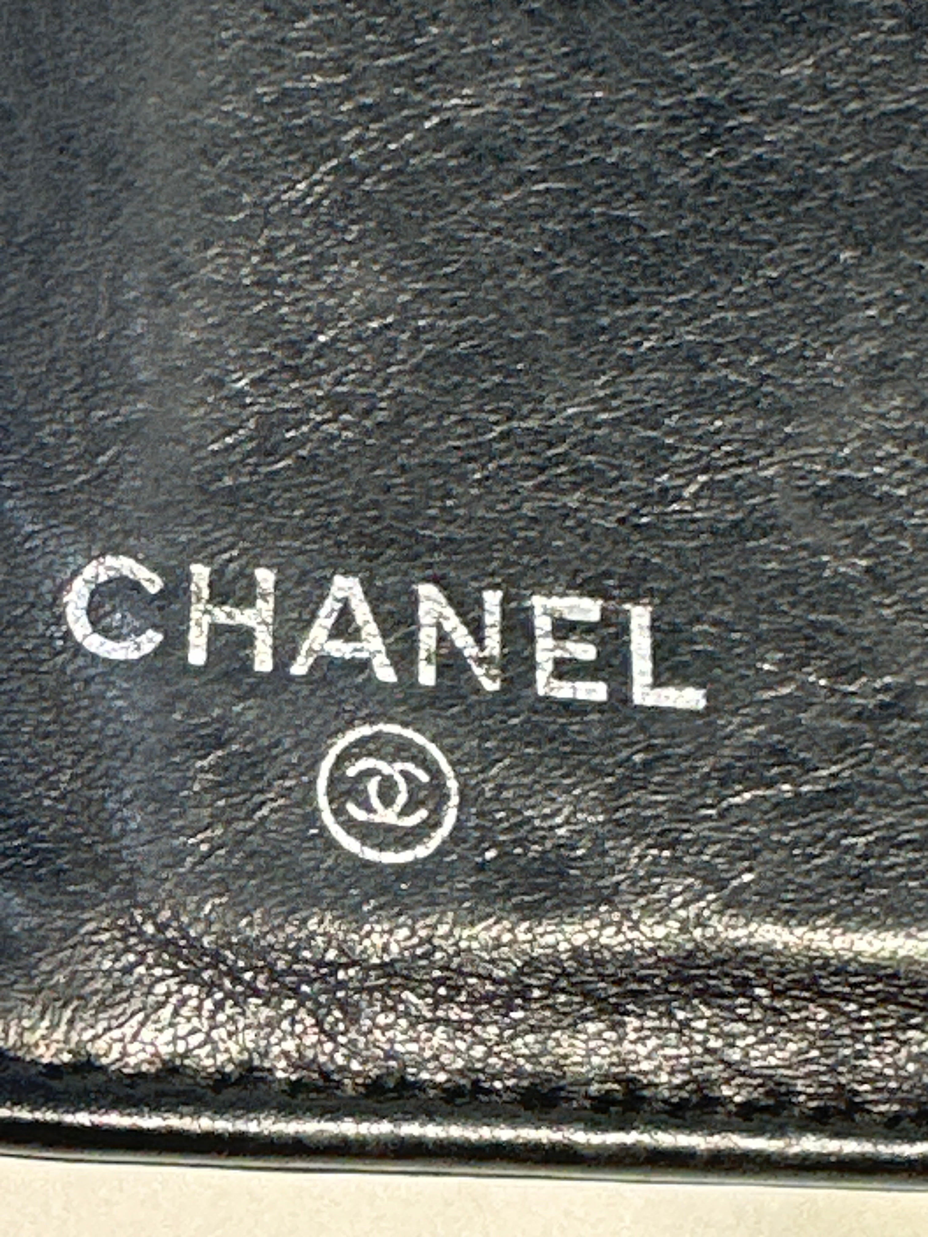 Vintage CHANEL CC Logo Patent Leather Camellia Flower Wallet