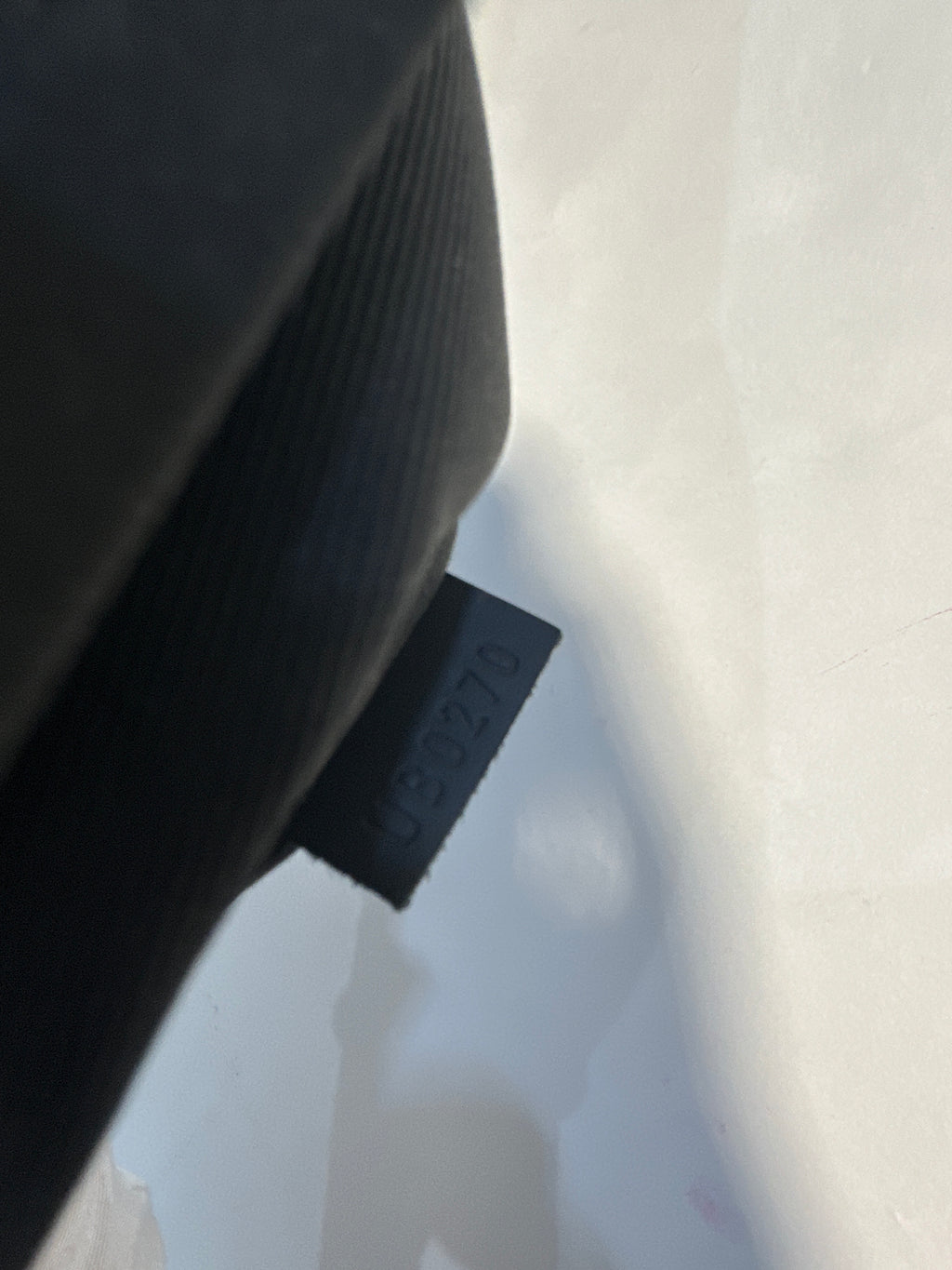 Louis Vuitton
Monogram Shadow Discovery Pochette