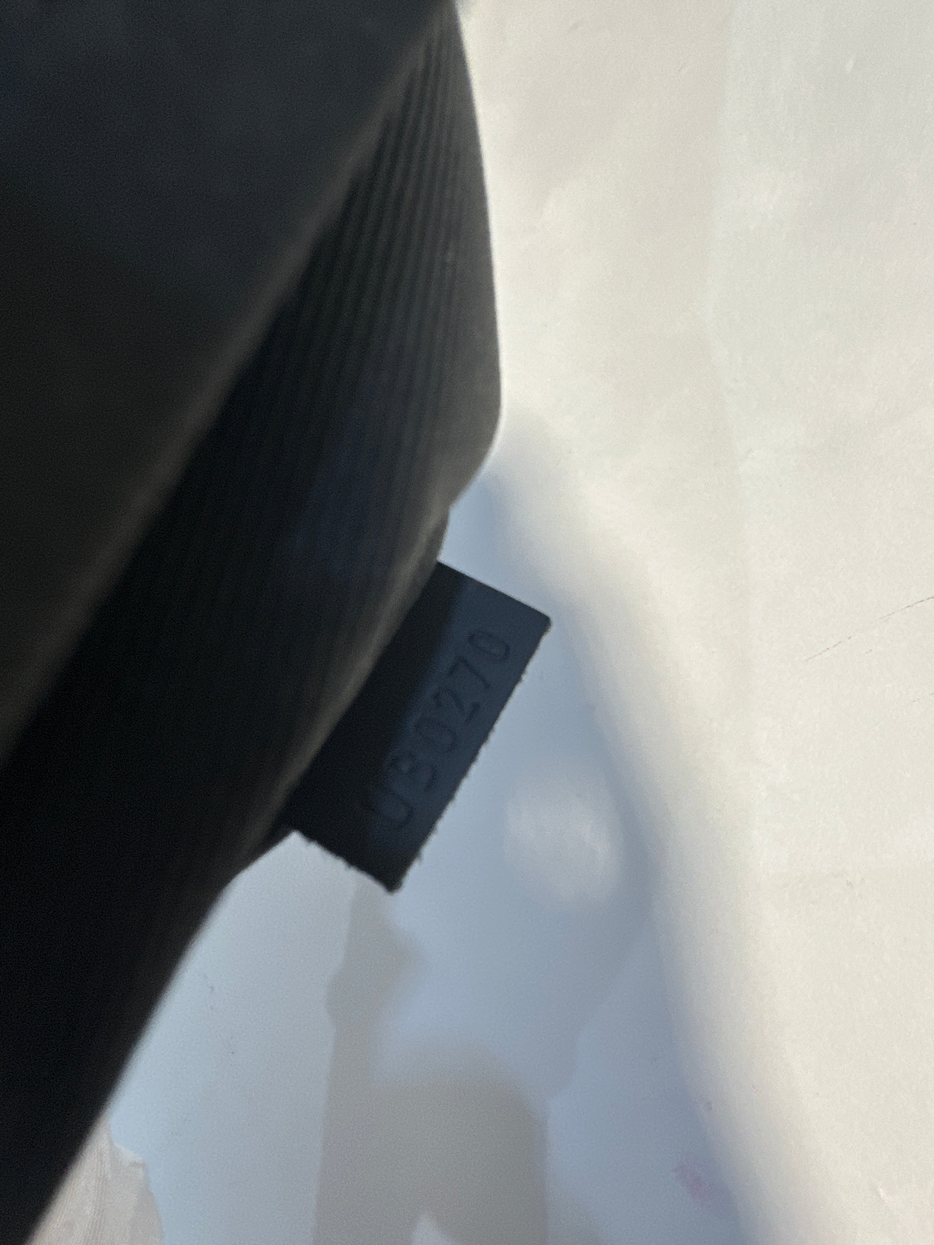 Louis Vuitton
Monogram Shadow Discovery Pochette