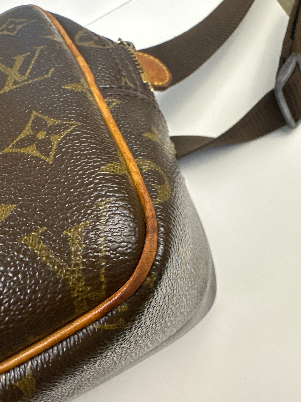 Vintage Louis Vuitton Reporter 2000