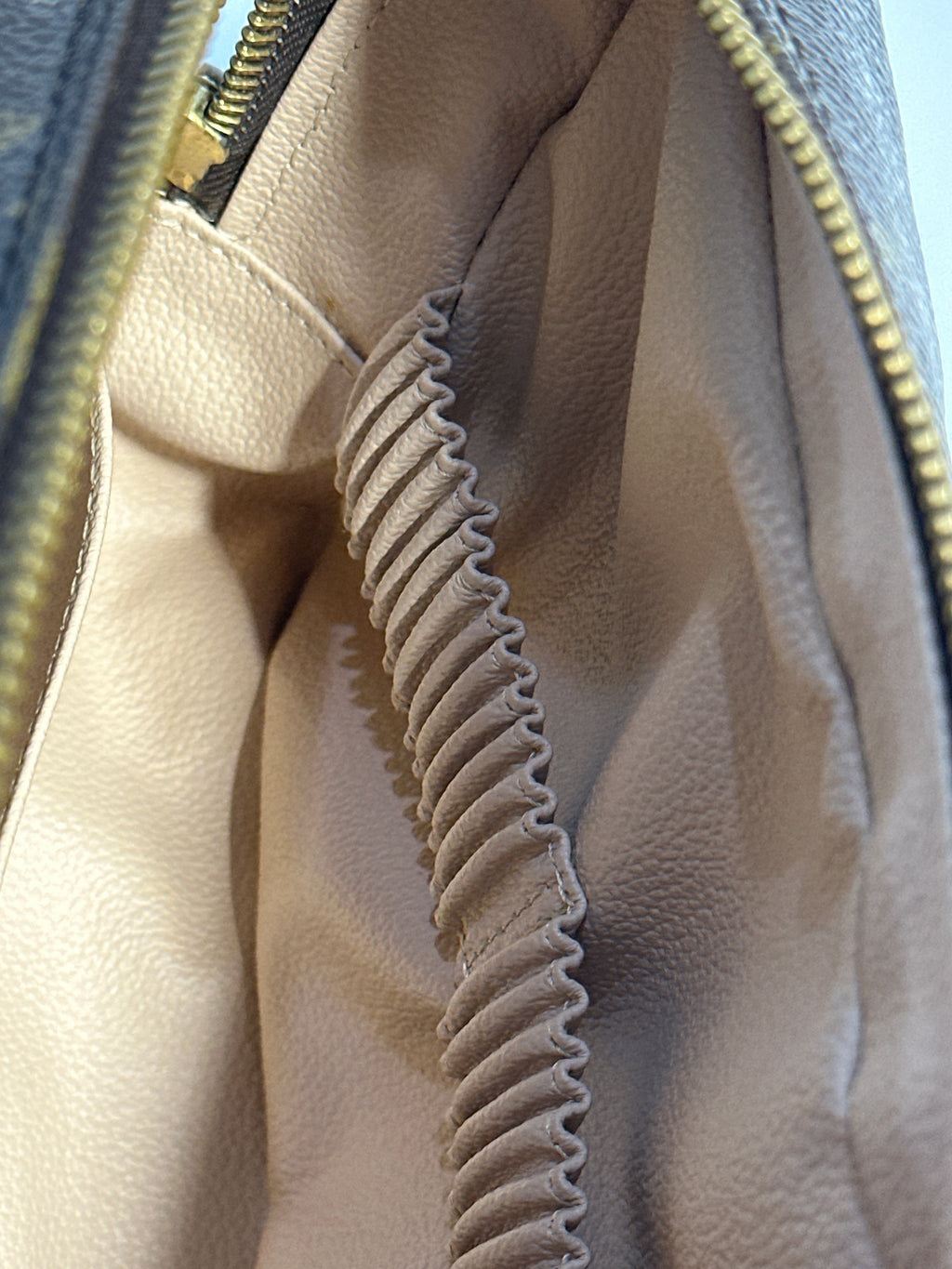 Vintage Louis Vuitton Trousse 28 with COA