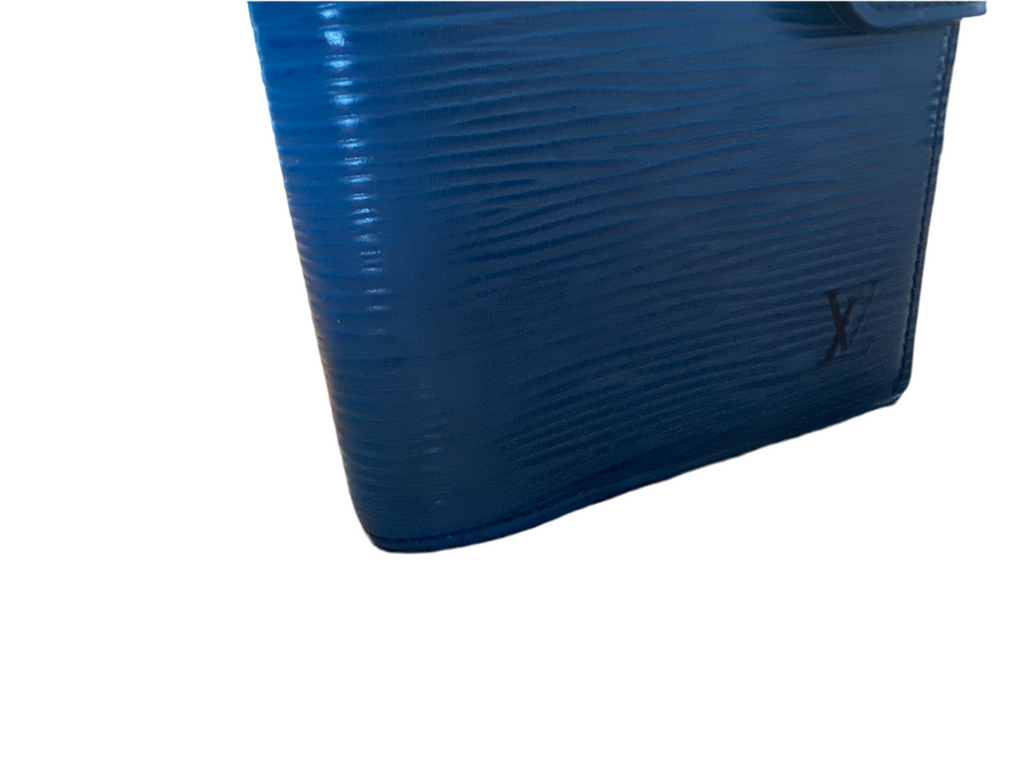 Vintage Louis Vuitton
Epi Small Ring Agenda Cover in Blue