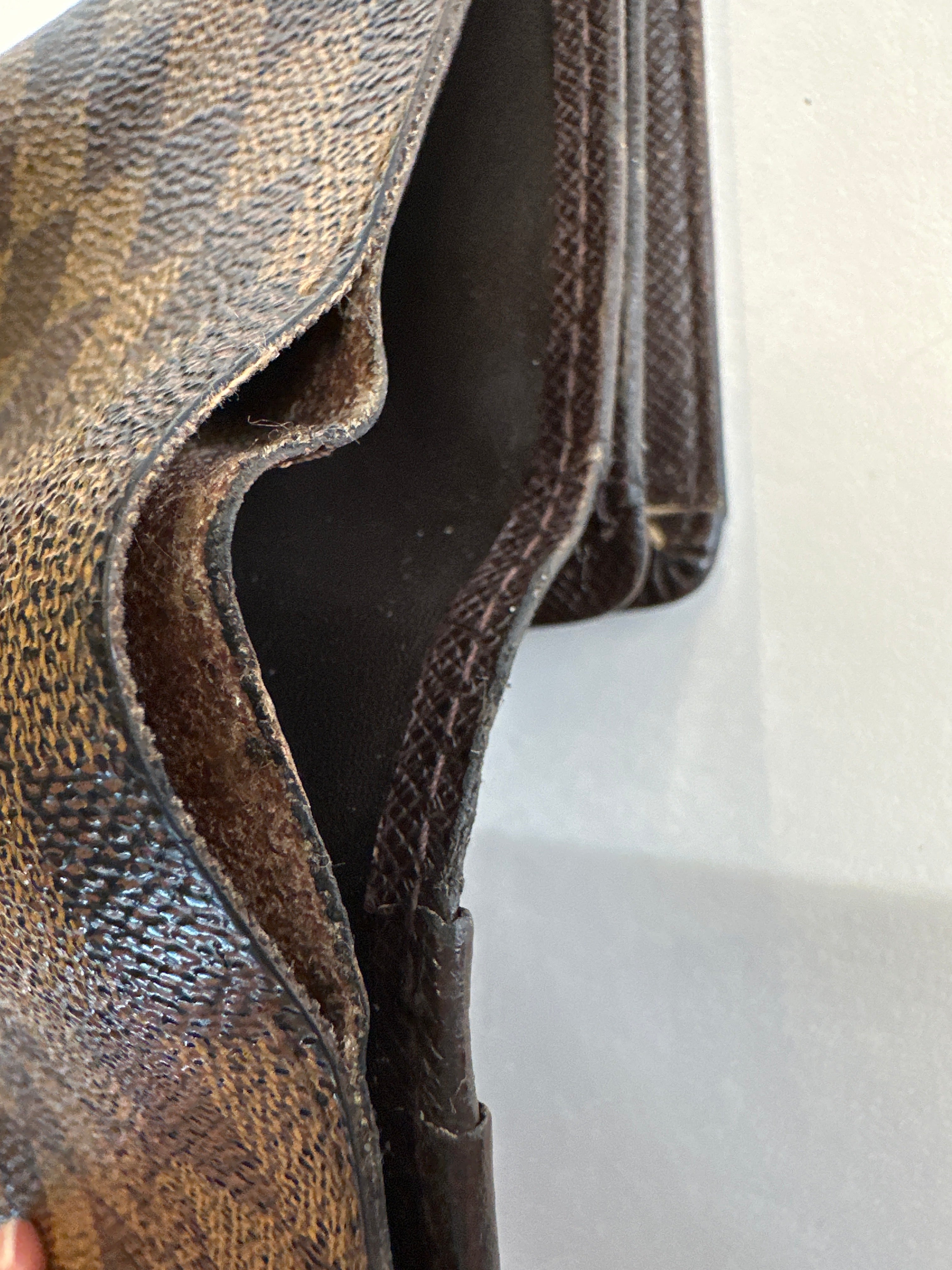 LOUIS VUITTON Porte Monnaie Damier Ebene Billets Tresor Wallet Brown