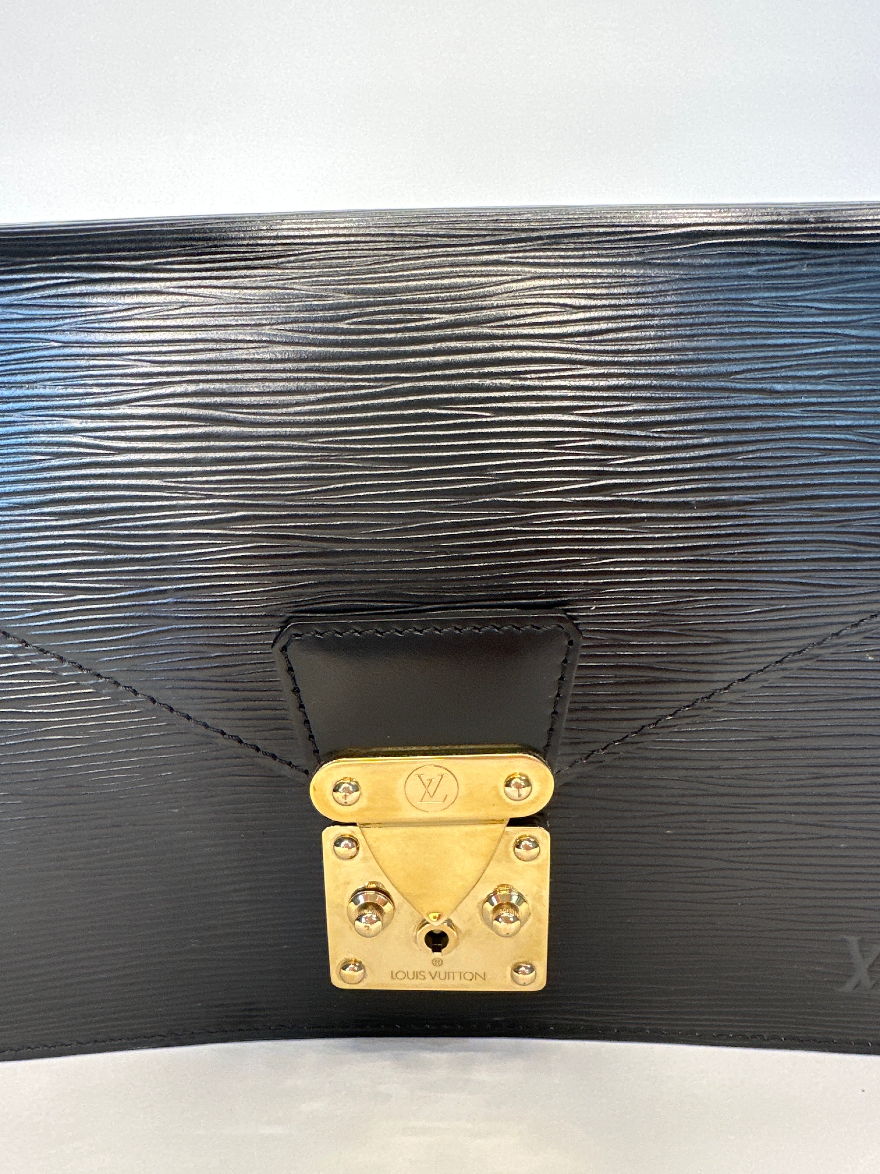 Louis Vuitton Epi Série Dragonne Clutch Bag – Black (Noir)