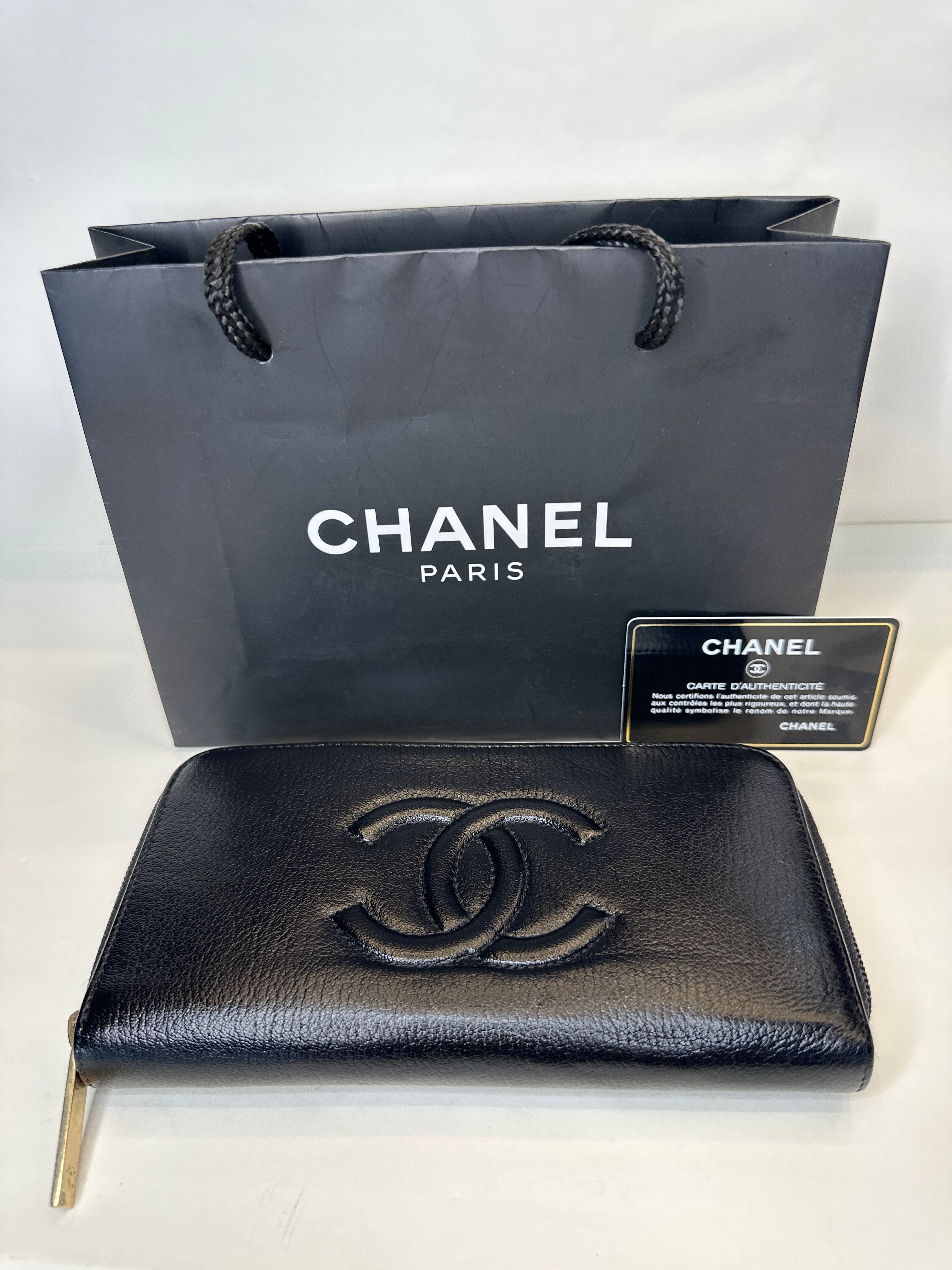 CHANEL CC Logo Caviar Leather Wallet