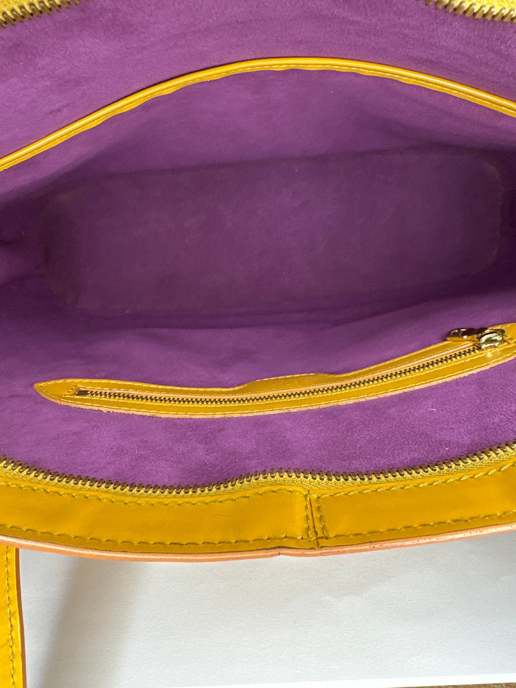 Vintage Louis Vuitton Epi shoulder bag comes with COA