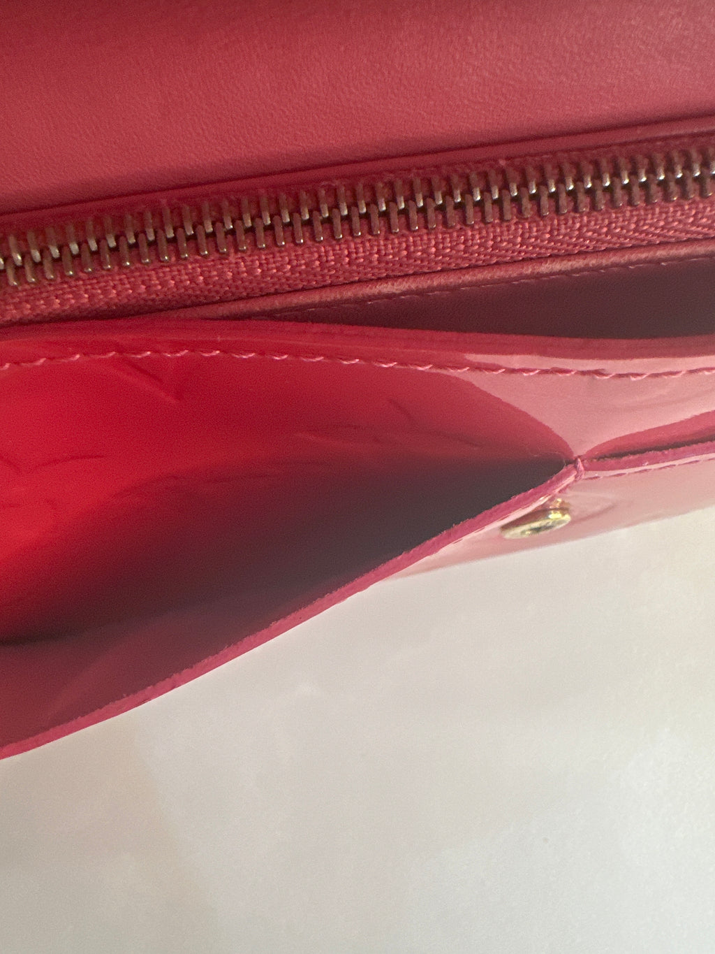 LOUIS VUITTON Portefeuille Sarah Monogram Vernis