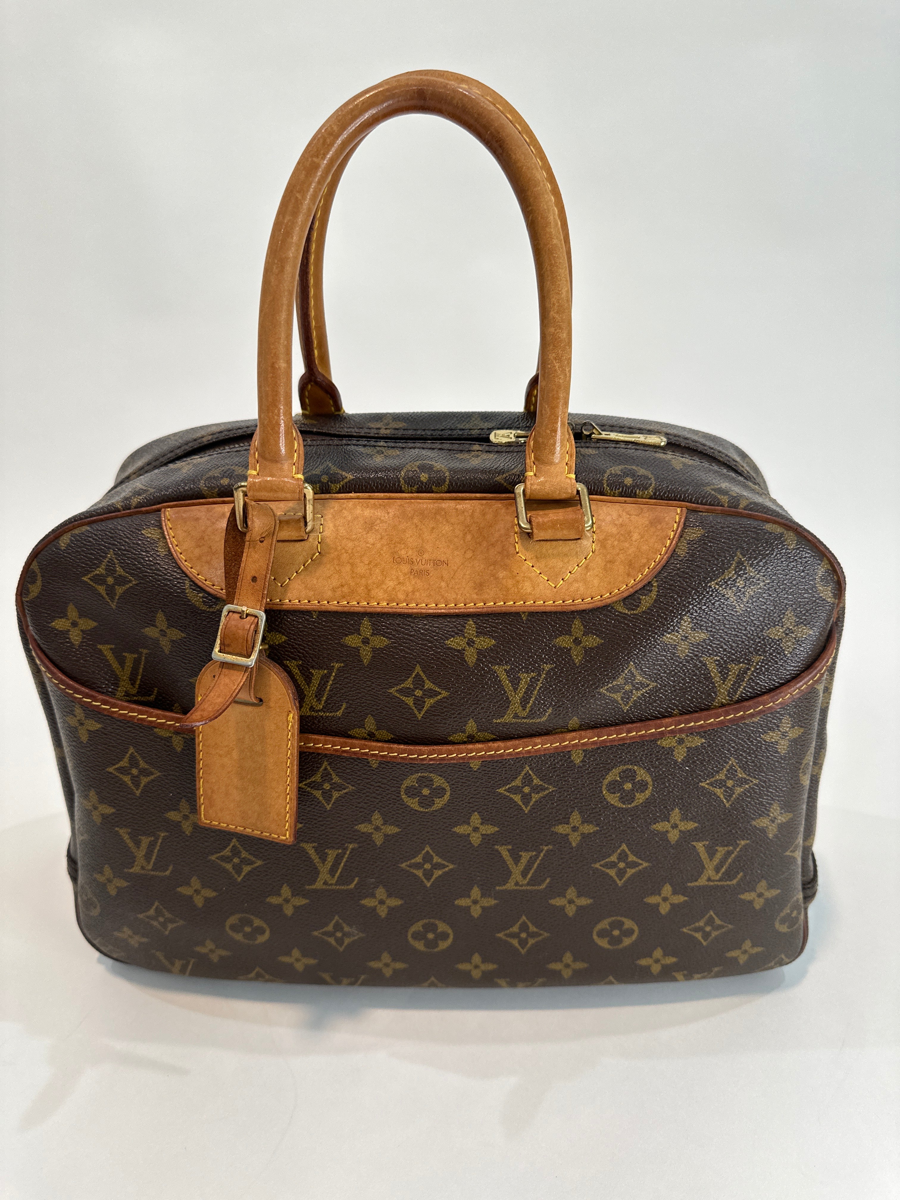 Vintage Louis Vuitton Deauville leather handbag