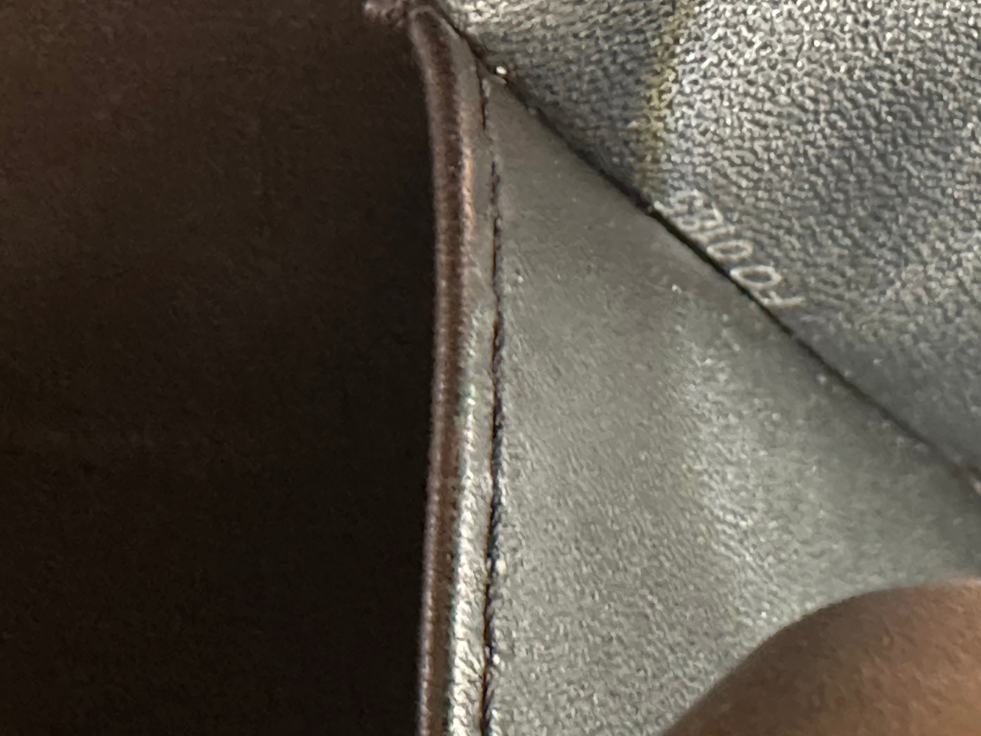 Louis Vuitton Malletage GO-14-PM
Leather Bag Twist lock